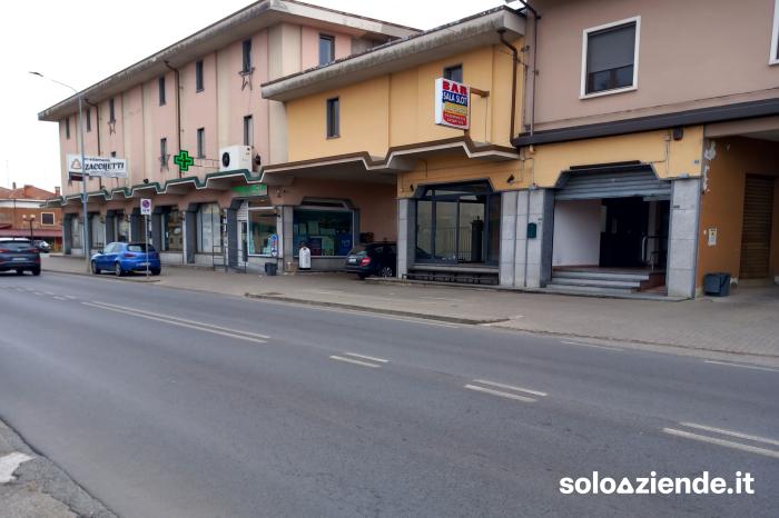 Affitto Locali commerciali e artigianali LOCALE COMMERCIALE AMBULATORI O UFFICI a Gattinara (VC)